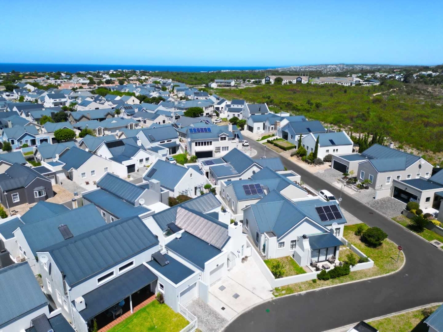 2 Bedroom Property for Sale in Sandbaai Western Cape